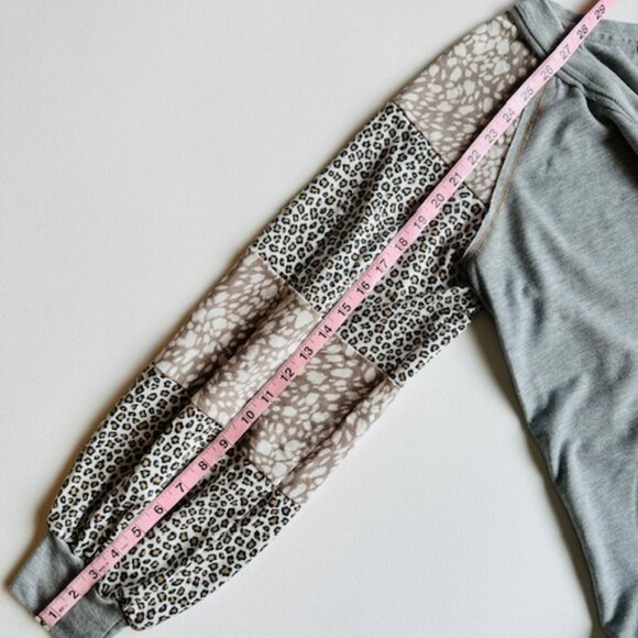 White Birch Top Leopard and Cheetah Print Bubble Sleeves size Large - Picture 4 of 5